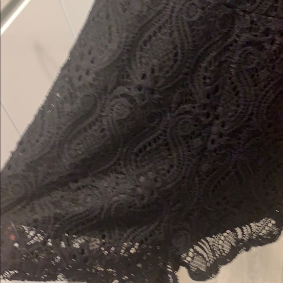 Crocheted shorts one piece - Picture 3 of 4